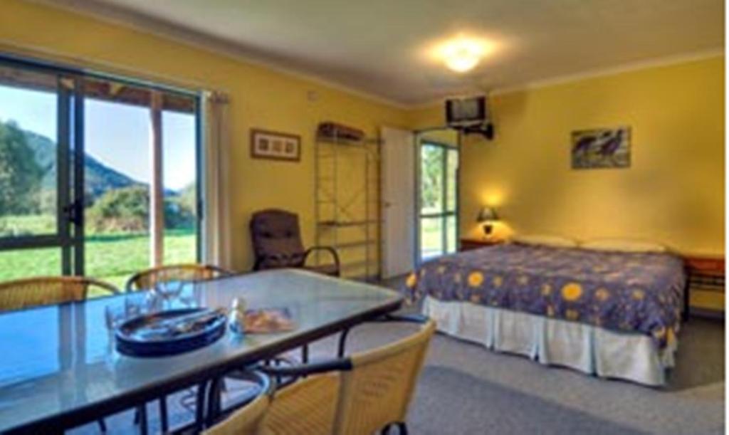 Smiths Farm Holiday Park Linkwater Rum bild