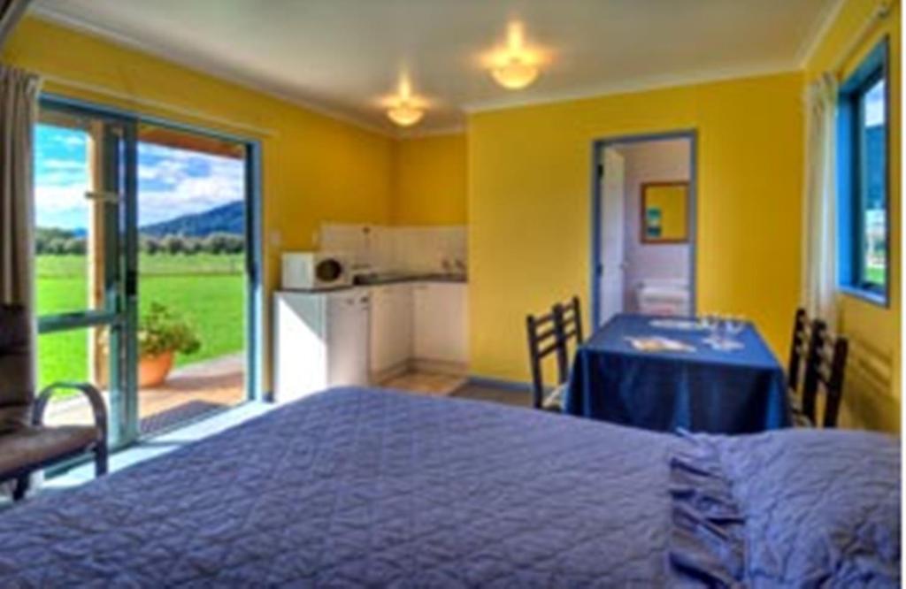 Smiths Farm Holiday Park Linkwater Rum bild